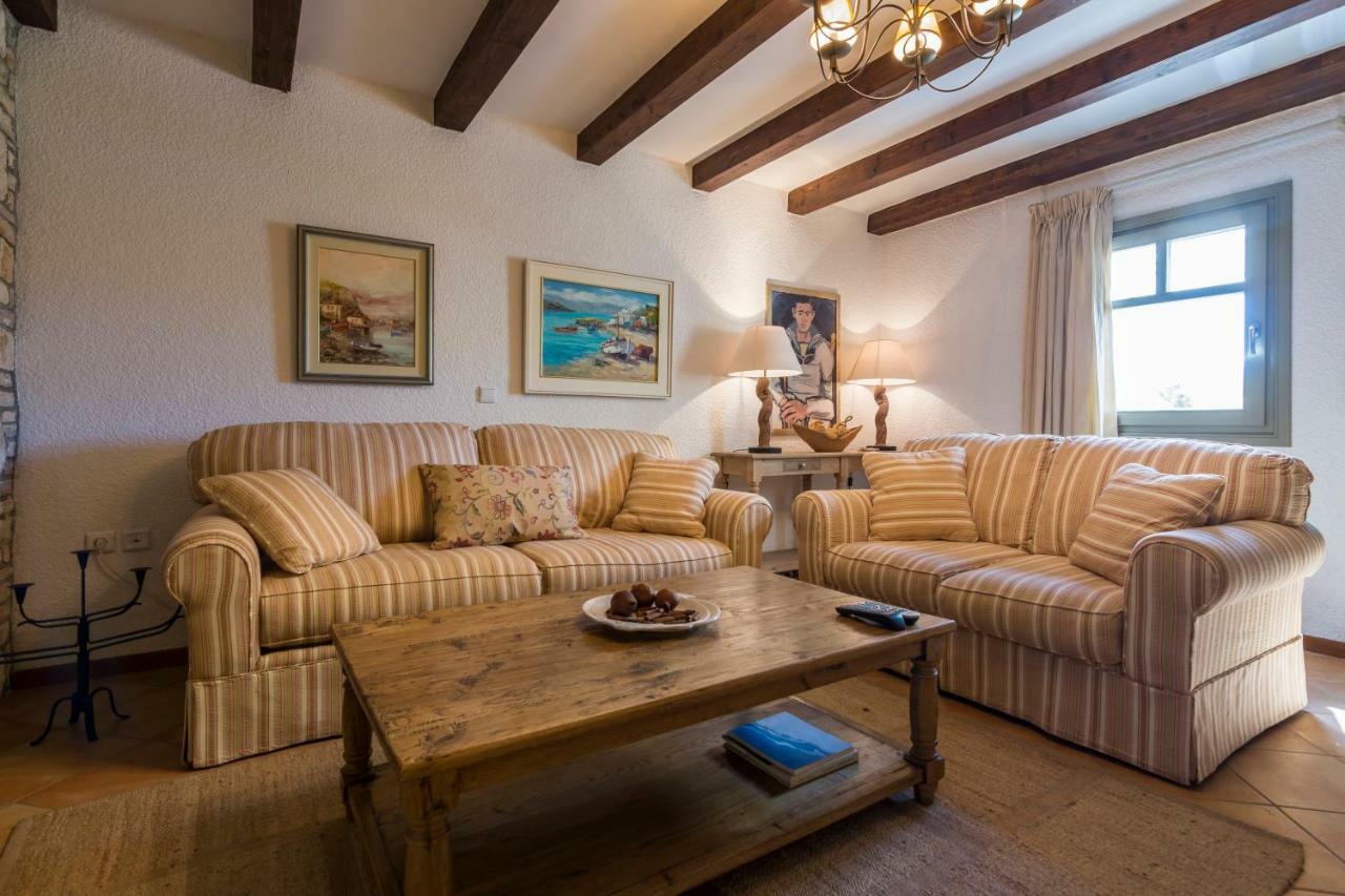 Elaia Villas ปีตาโกเรโย ภายนอก รูปภาพ