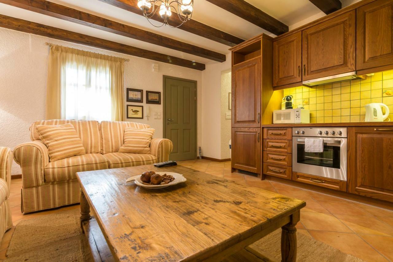 Elaia Villas ปีตาโกเรโย ภายนอก รูปภาพ